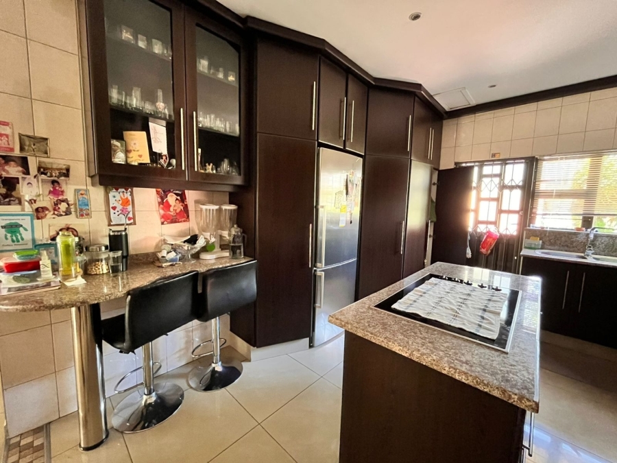 5 Bedroom Property for Sale in Yellowwood Park KwaZulu-Natal