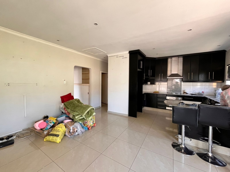 5 Bedroom Property for Sale in Yellowwood Park KwaZulu-Natal