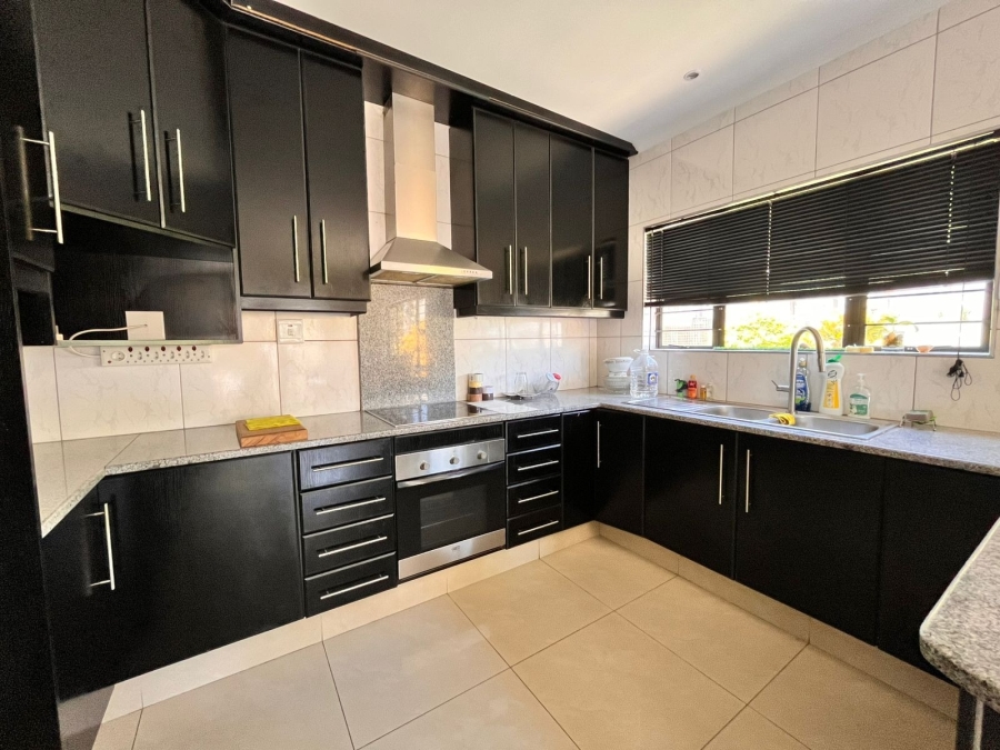 5 Bedroom Property for Sale in Yellowwood Park KwaZulu-Natal