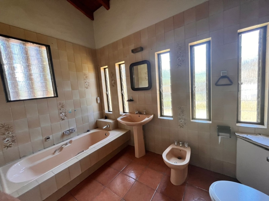 5 Bedroom Property for Sale in Yellowwood Park KwaZulu-Natal