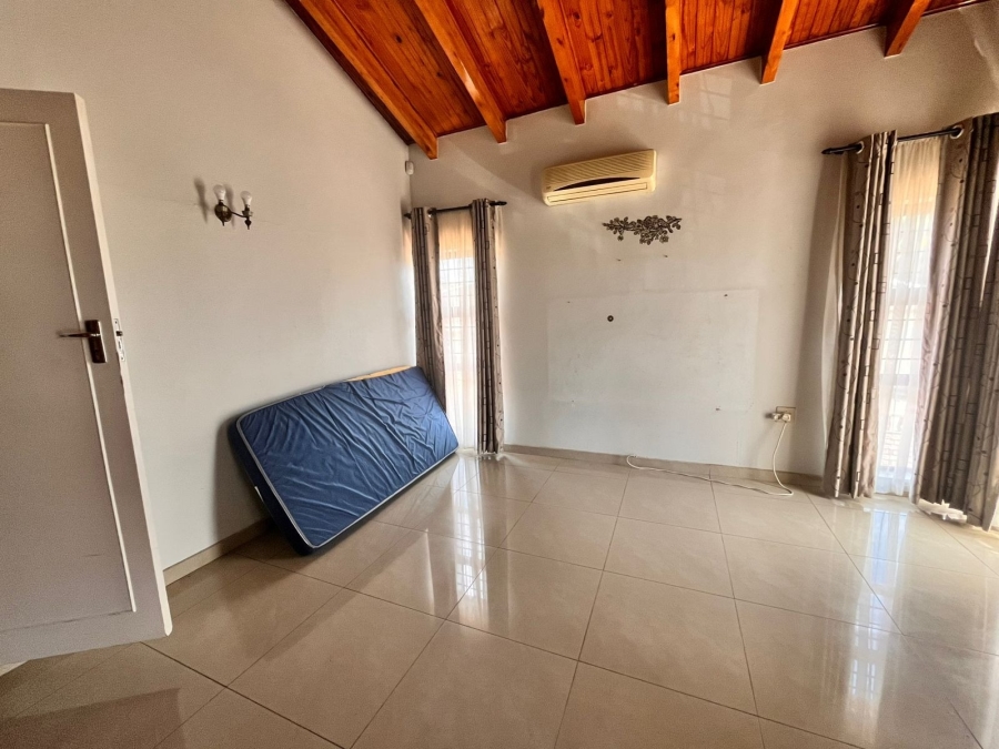 5 Bedroom Property for Sale in Yellowwood Park KwaZulu-Natal