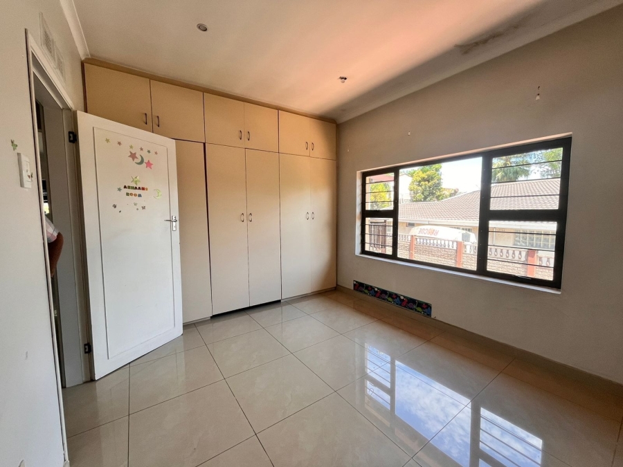 5 Bedroom Property for Sale in Yellowwood Park KwaZulu-Natal