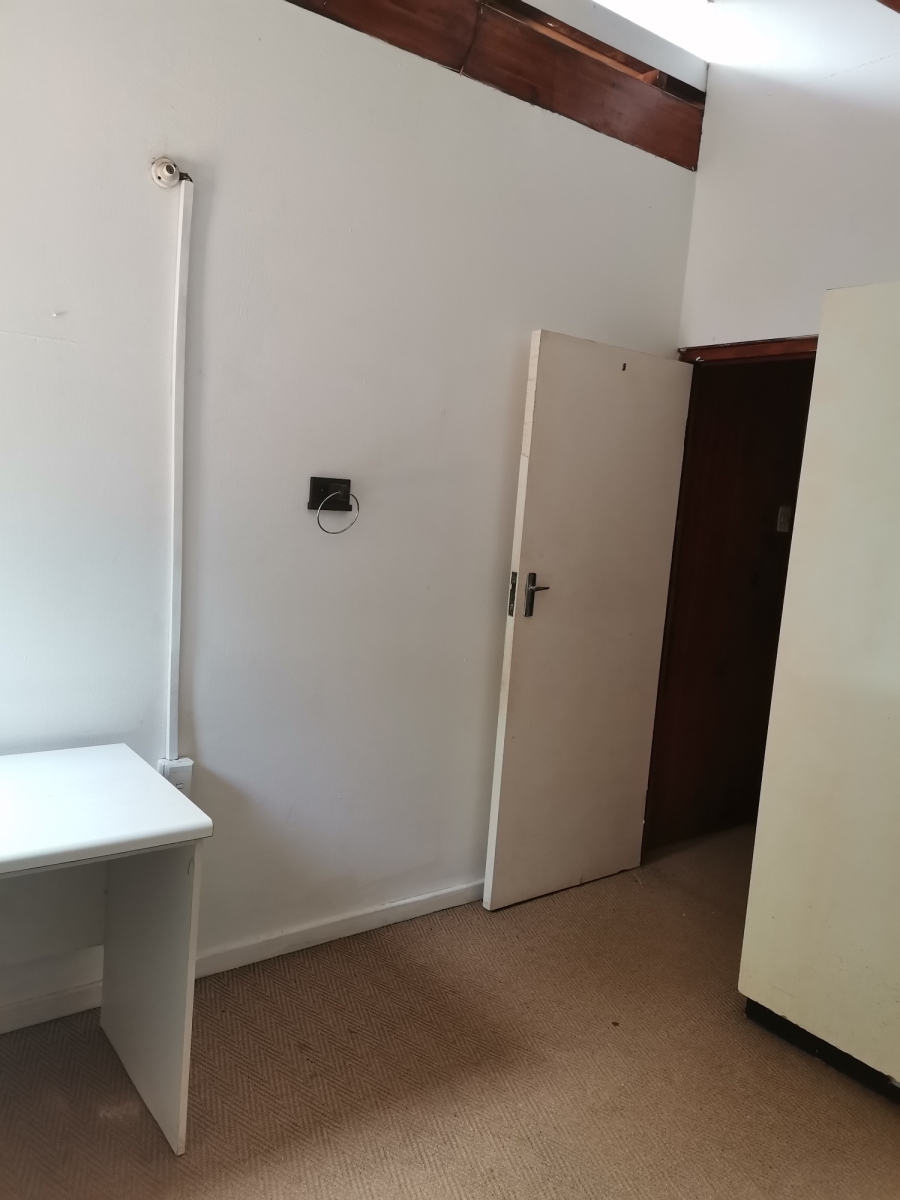 9 Bedroom Property for Sale in Westridge KwaZulu-Natal