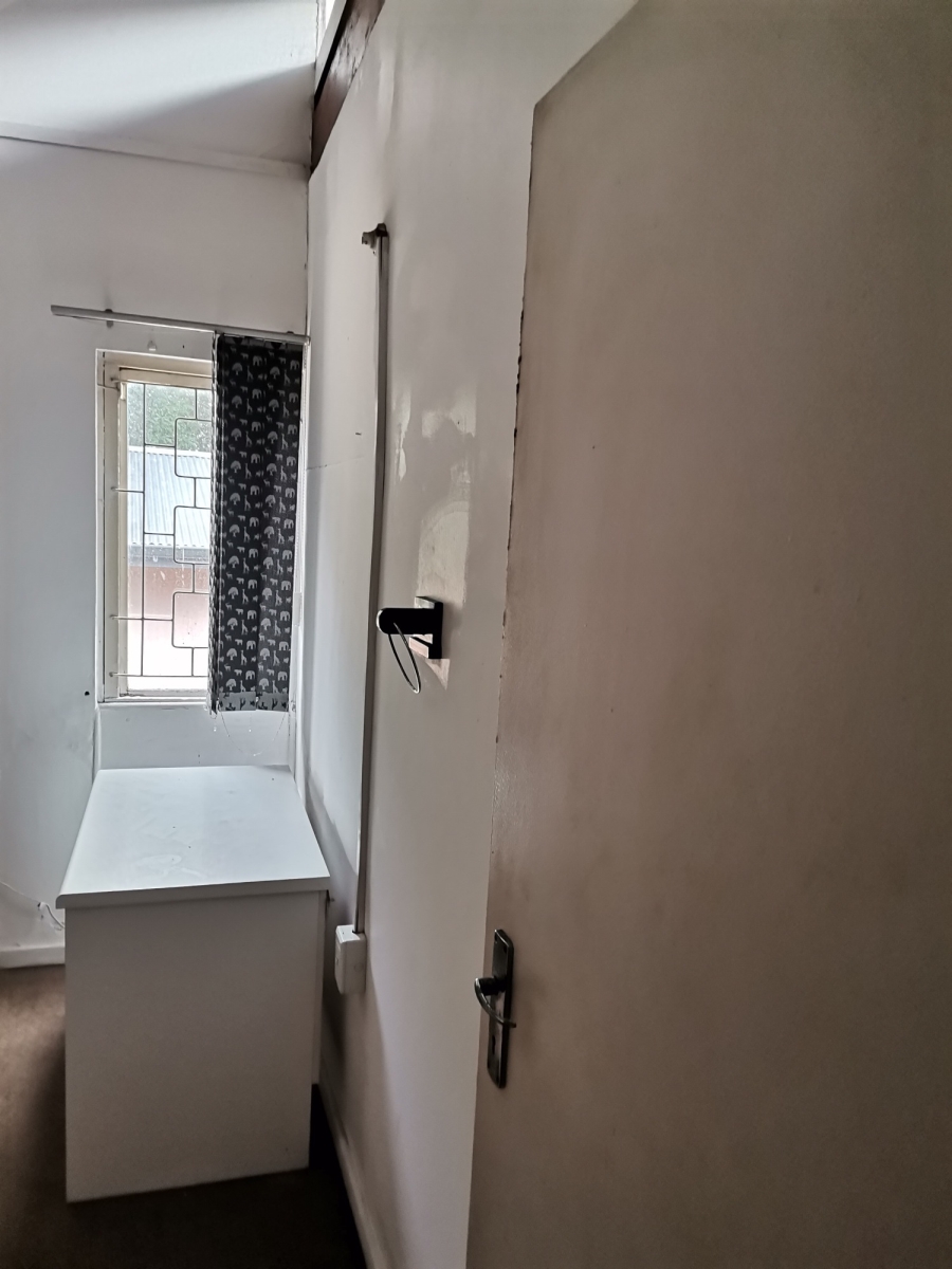 9 Bedroom Property for Sale in Westridge KwaZulu-Natal