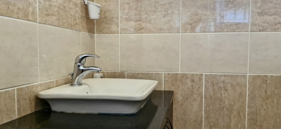 To Let 5 Bedroom Property for Rent in Sunningdale KwaZulu-Natal