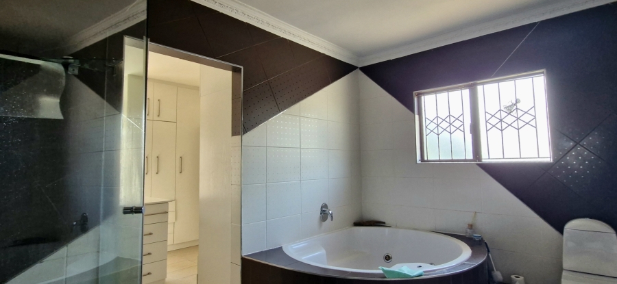 To Let 5 Bedroom Property for Rent in Sunningdale KwaZulu-Natal