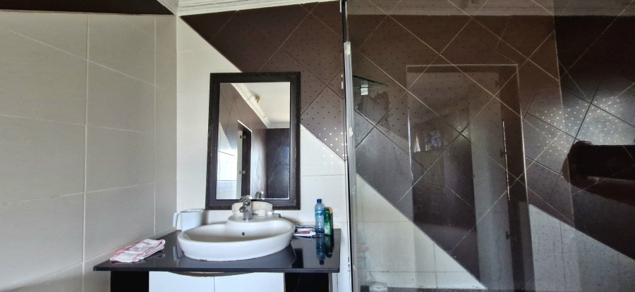 To Let 5 Bedroom Property for Rent in Sunningdale KwaZulu-Natal