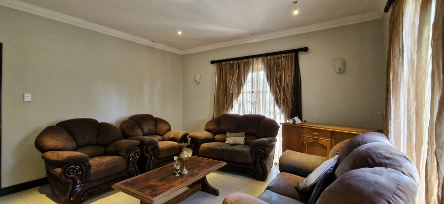 To Let 5 Bedroom Property for Rent in Sunningdale KwaZulu-Natal