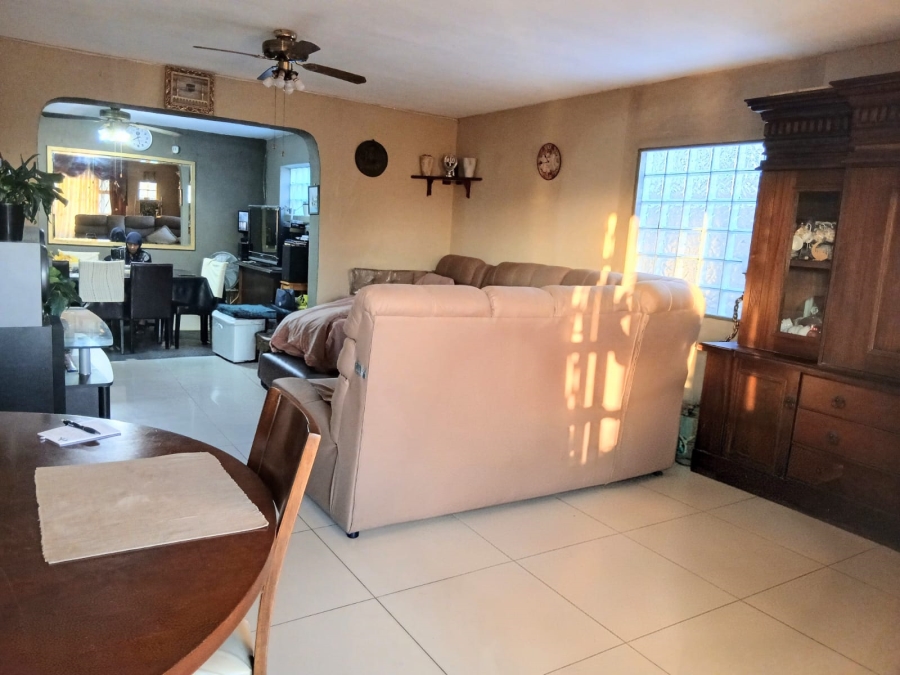 4 Bedroom Property for Sale in Woodview KwaZulu-Natal