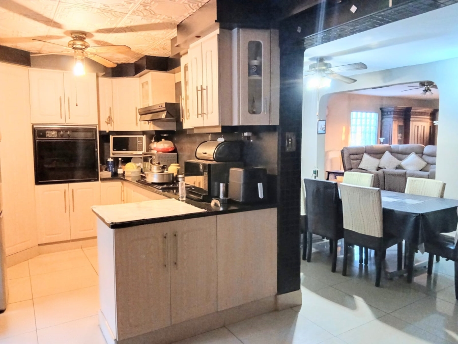 4 Bedroom Property for Sale in Woodview KwaZulu-Natal