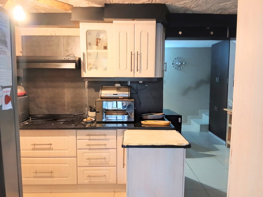 4 Bedroom Property for Sale in Woodview KwaZulu-Natal