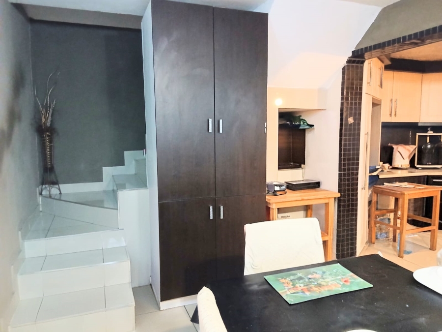 4 Bedroom Property for Sale in Woodview KwaZulu-Natal
