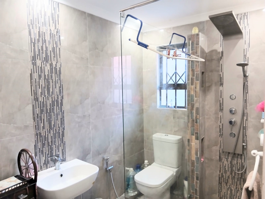 4 Bedroom Property for Sale in Woodview KwaZulu-Natal