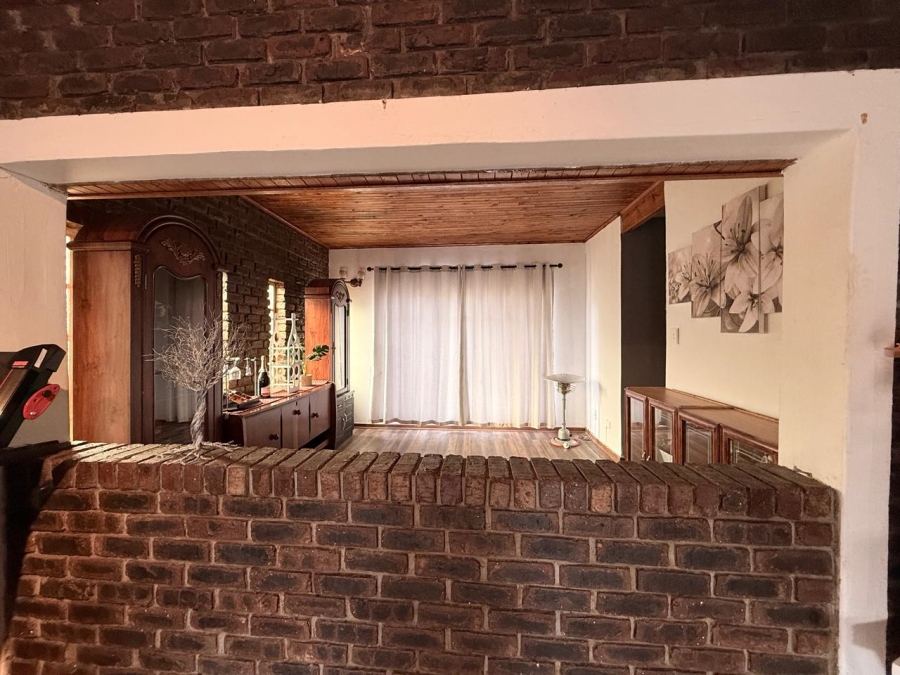 3 Bedroom Property for Sale in Schuinshoogte KwaZulu-Natal