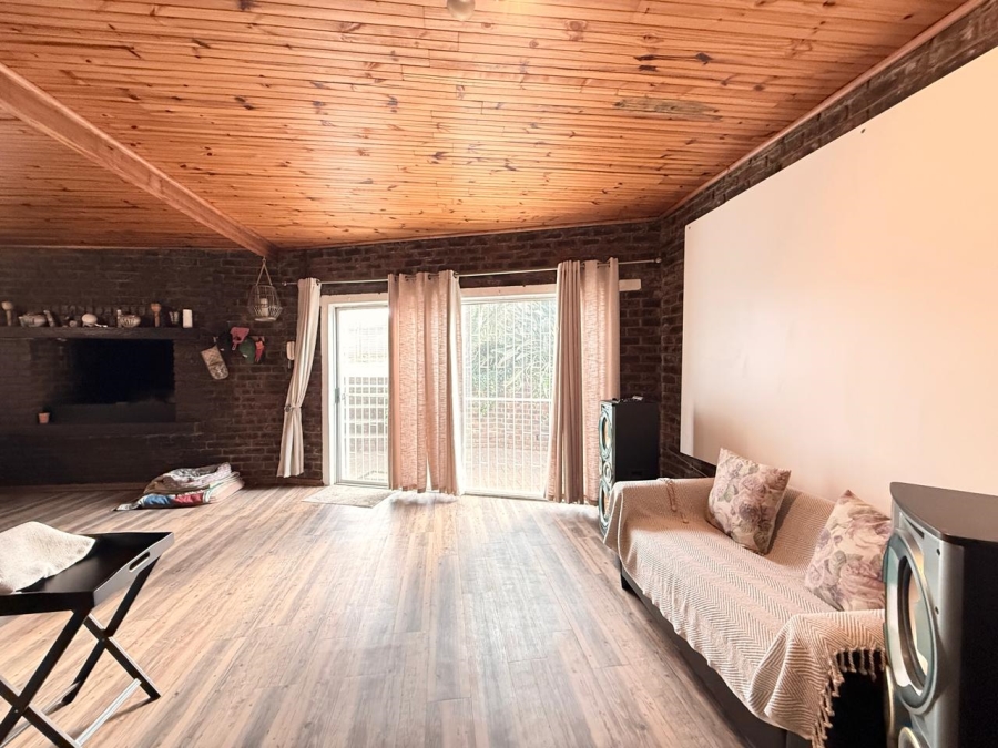 3 Bedroom Property for Sale in Schuinshoogte KwaZulu-Natal