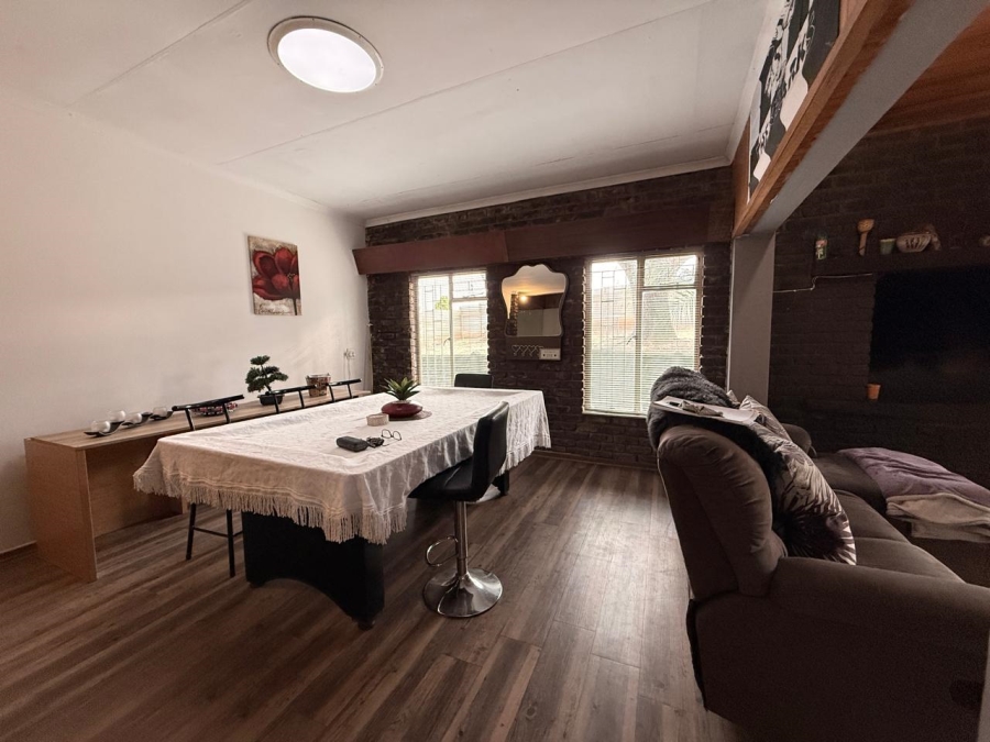3 Bedroom Property for Sale in Schuinshoogte KwaZulu-Natal