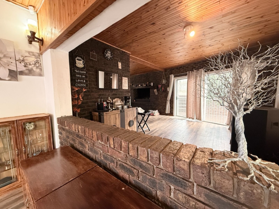 3 Bedroom Property for Sale in Schuinshoogte KwaZulu-Natal