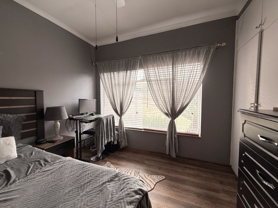 3 Bedroom Property for Sale in Schuinshoogte KwaZulu-Natal