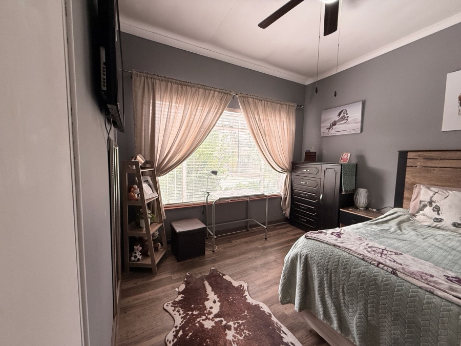 3 Bedroom Property for Sale in Schuinshoogte KwaZulu-Natal