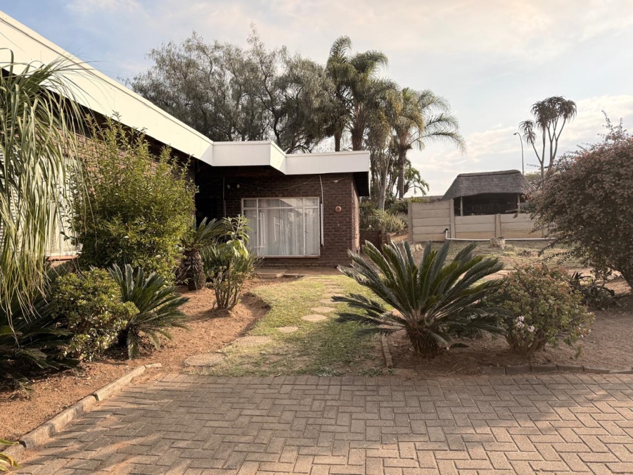 3 Bedroom Property for Sale in Schuinshoogte KwaZulu-Natal