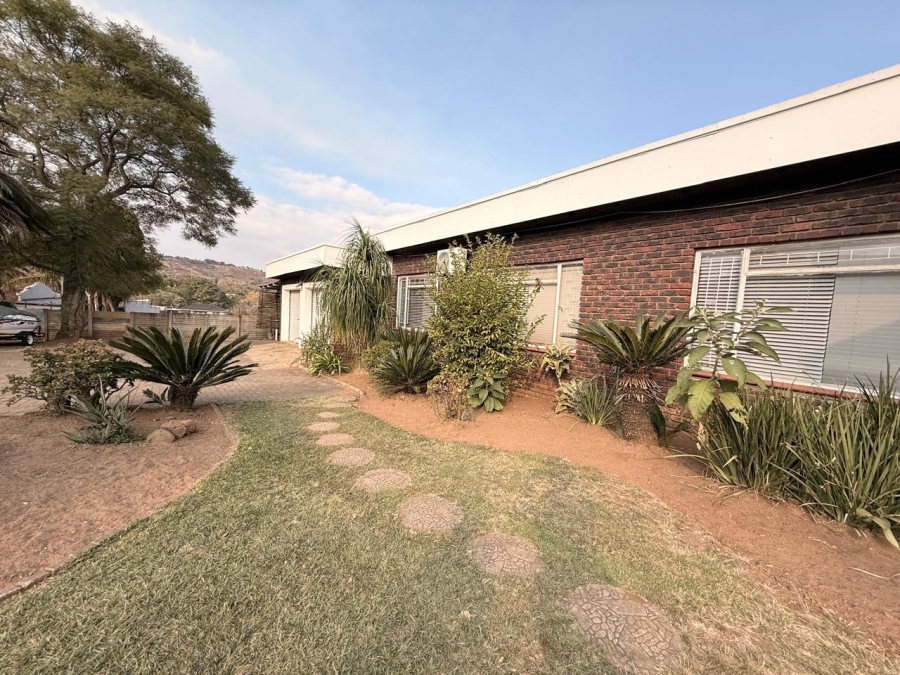 3 Bedroom Property for Sale in Schuinshoogte KwaZulu-Natal