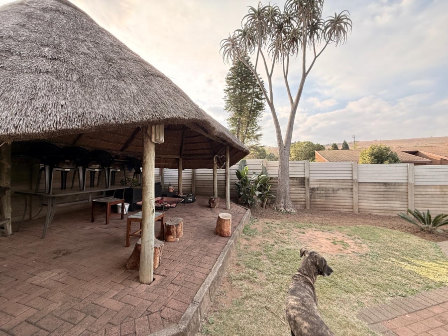 3 Bedroom Property for Sale in Schuinshoogte KwaZulu-Natal
