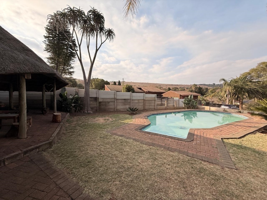 3 Bedroom Property for Sale in Schuinshoogte KwaZulu-Natal