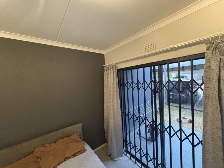 2 Bedroom Property for Sale in Umbogintwini KwaZulu-Natal