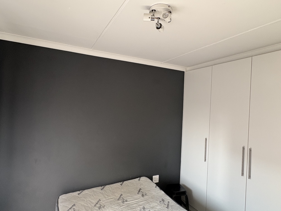 2 Bedroom Property for Sale in Umbogintwini KwaZulu-Natal