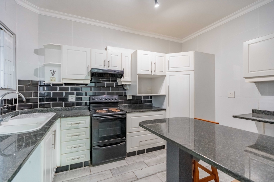 2 Bedroom Property for Sale in Essenwood KwaZulu-Natal