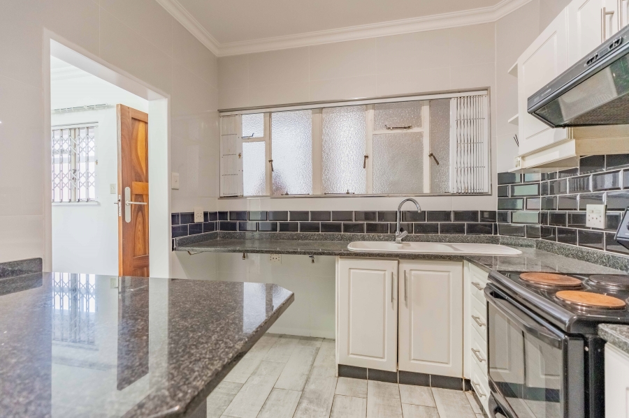 2 Bedroom Property for Sale in Essenwood KwaZulu-Natal