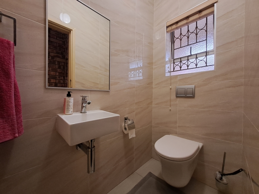 To Let 5 Bedroom Property for Rent in Overport KwaZulu-Natal