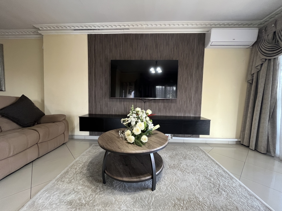 3 Bedroom Property for Sale in Northcroft KwaZulu-Natal