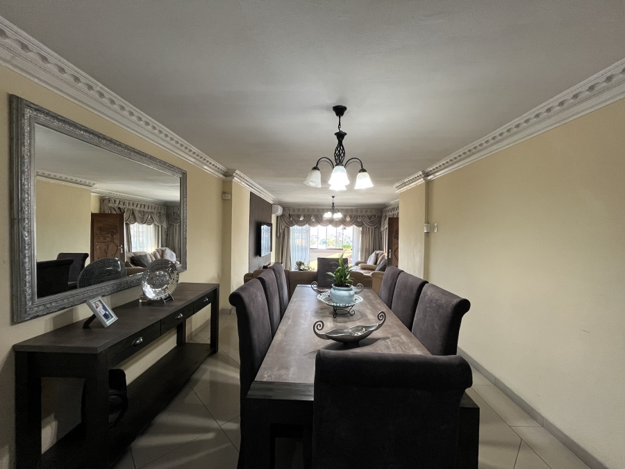 3 Bedroom Property for Sale in Northcroft KwaZulu-Natal