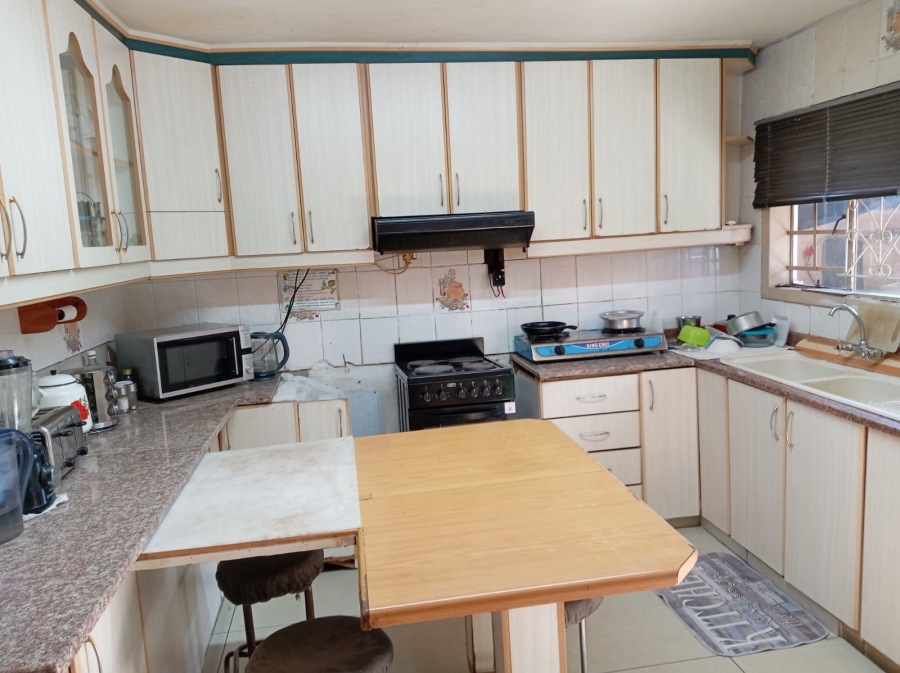 4 Bedroom Property for Sale in Lenham KwaZulu-Natal