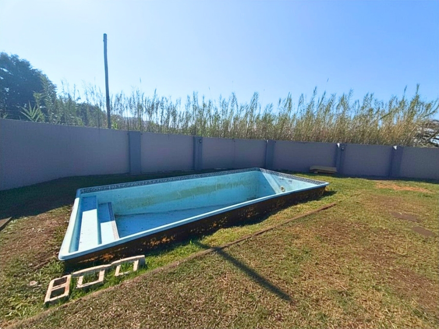 1 Bedroom Property for Sale in Dunveria KwaZulu-Natal