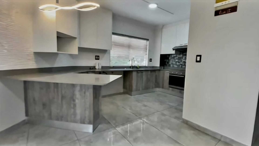 2 Bedroom Property for Sale in New Town Centre KwaZulu-Natal