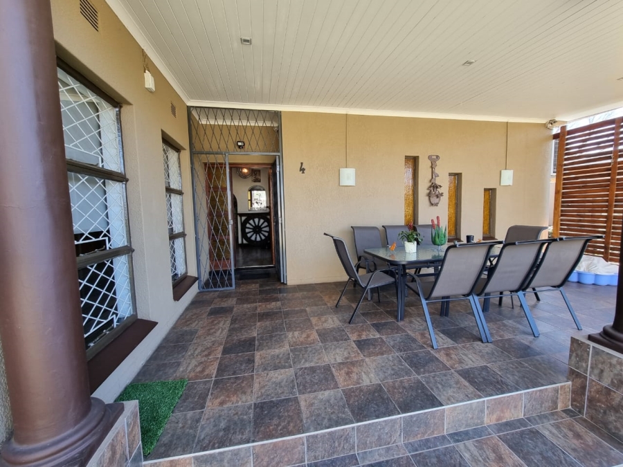 5 Bedroom Property for Sale in Pioneer Park KwaZulu-Natal