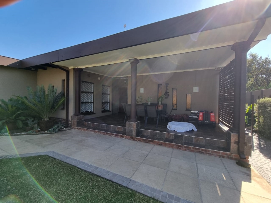 5 Bedroom Property for Sale in Pioneer Park KwaZulu-Natal