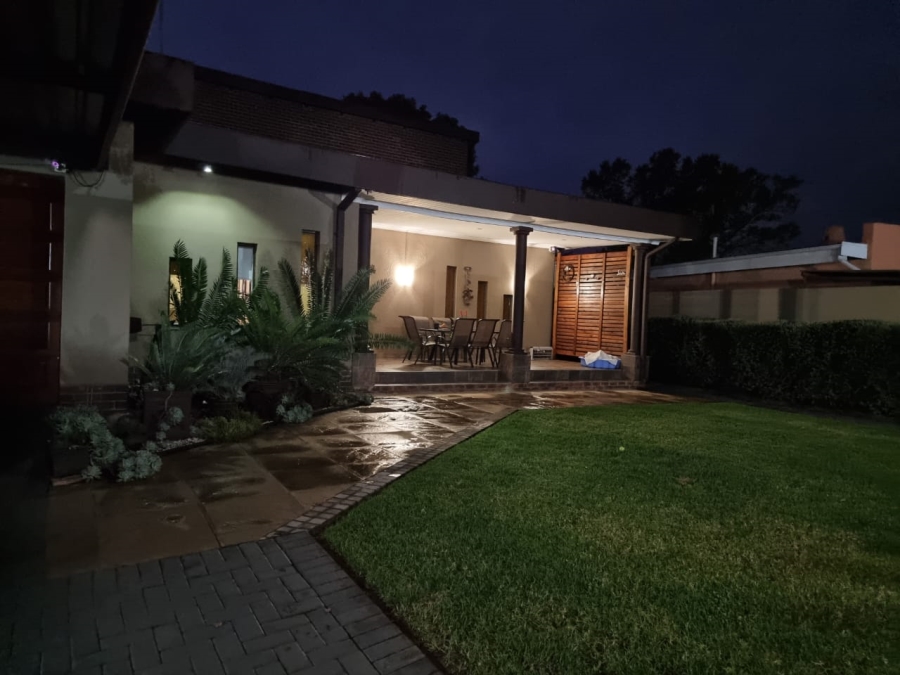 5 Bedroom Property for Sale in Pioneer Park KwaZulu-Natal