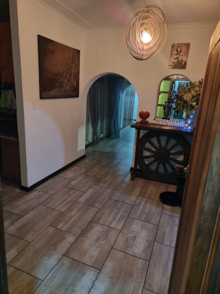 5 Bedroom Property for Sale in Pioneer Park KwaZulu-Natal