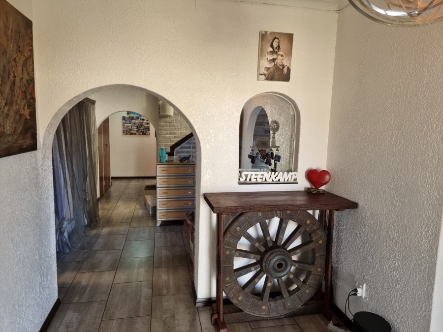 5 Bedroom Property for Sale in Pioneer Park KwaZulu-Natal