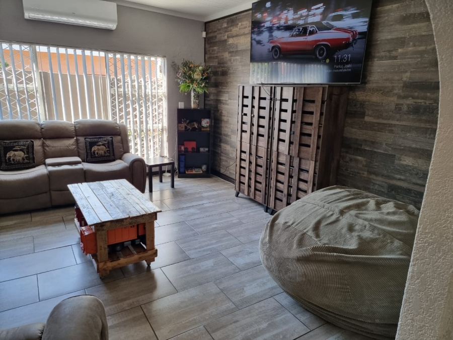 5 Bedroom Property for Sale in Pioneer Park KwaZulu-Natal