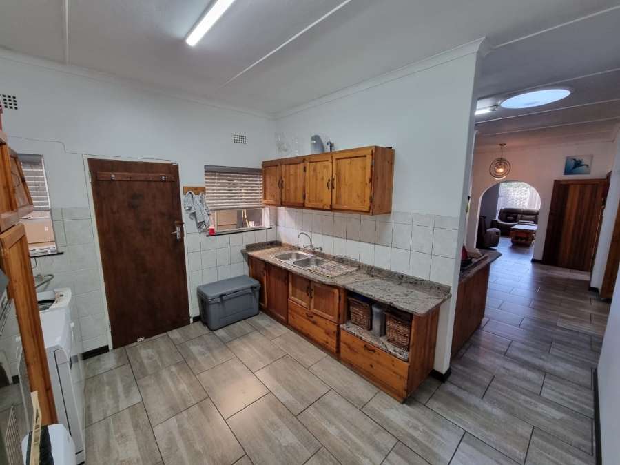 5 Bedroom Property for Sale in Pioneer Park KwaZulu-Natal