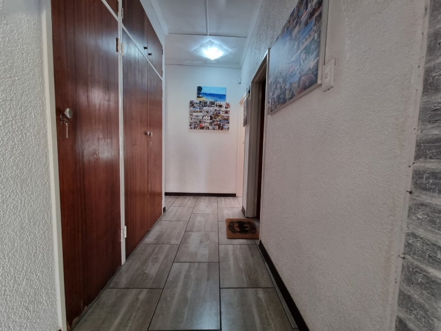 5 Bedroom Property for Sale in Pioneer Park KwaZulu-Natal