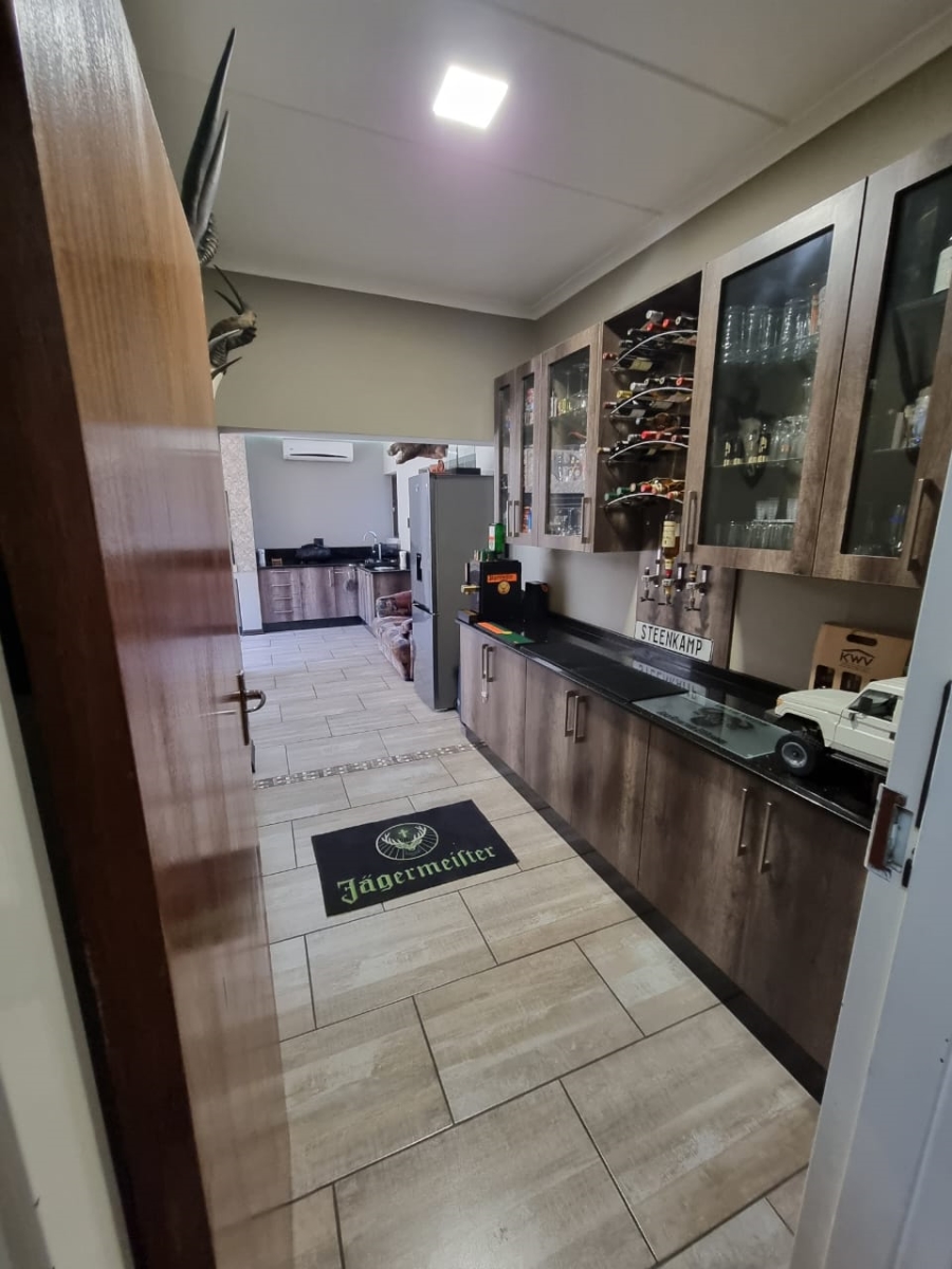 5 Bedroom Property for Sale in Pioneer Park KwaZulu-Natal