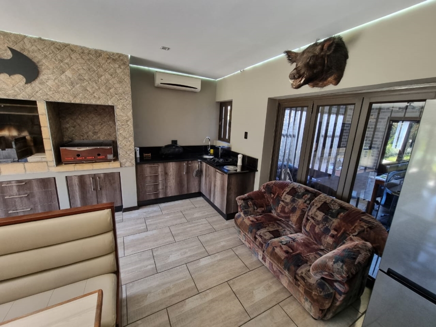 5 Bedroom Property for Sale in Pioneer Park KwaZulu-Natal