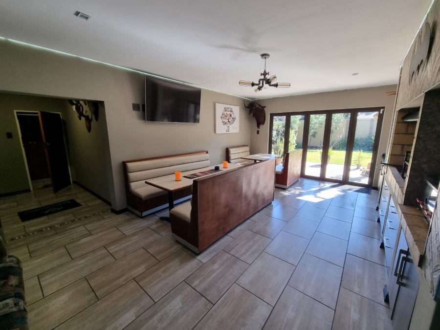 5 Bedroom Property for Sale in Pioneer Park KwaZulu-Natal