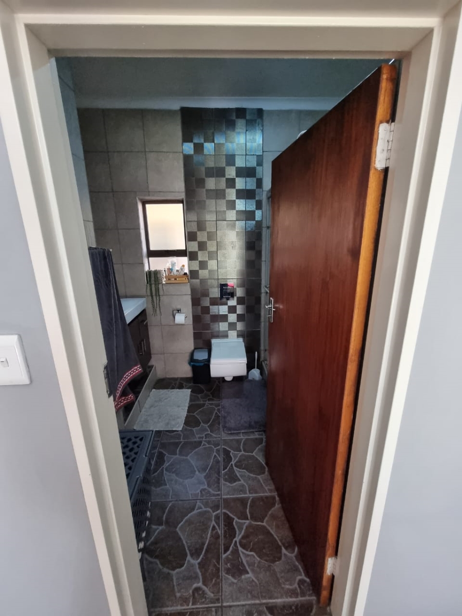 5 Bedroom Property for Sale in Pioneer Park KwaZulu-Natal
