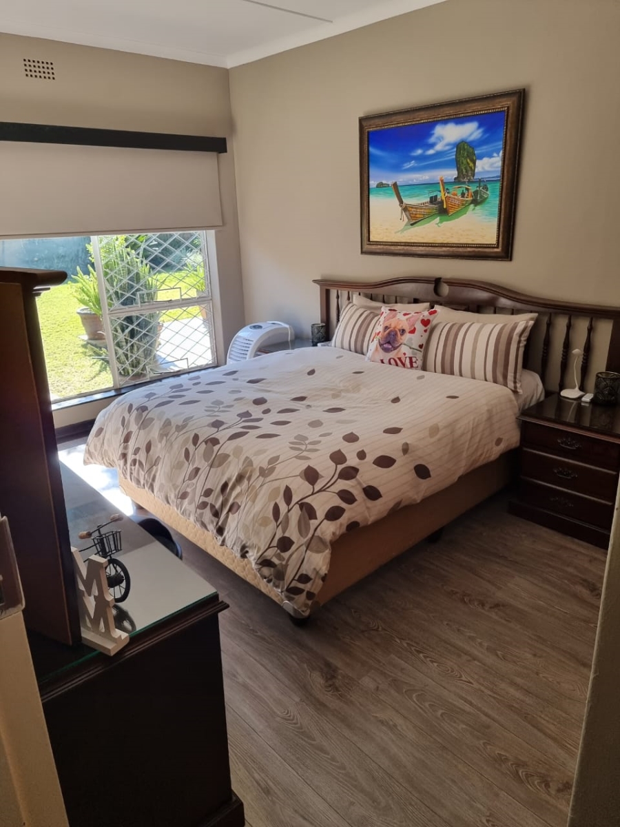 5 Bedroom Property for Sale in Pioneer Park KwaZulu-Natal